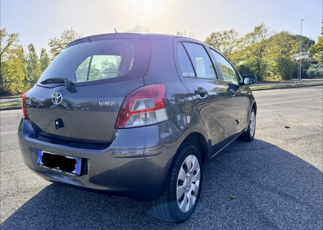 Toyota Yaris 1.0 Euro 5 60 MILA KM