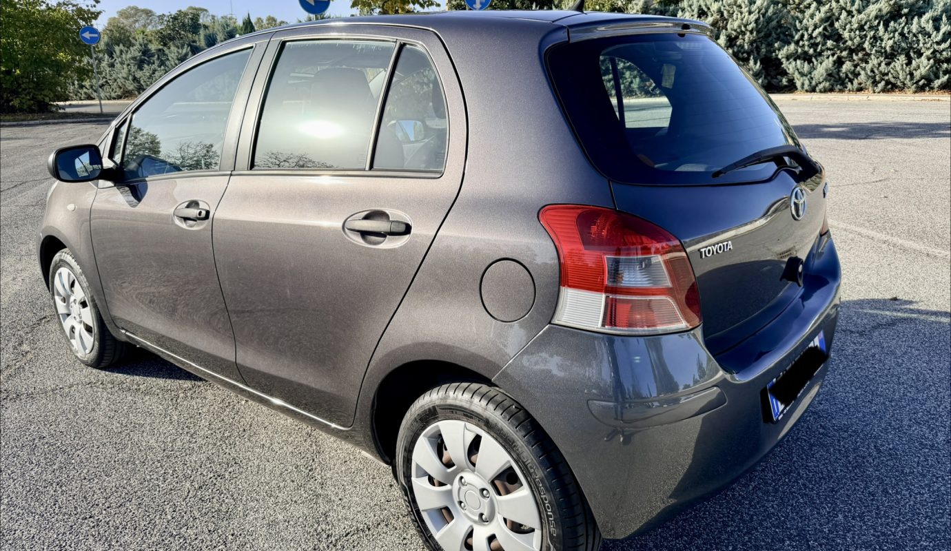 Toyota Yaris 1.0 Euro 5 60 MILA KM