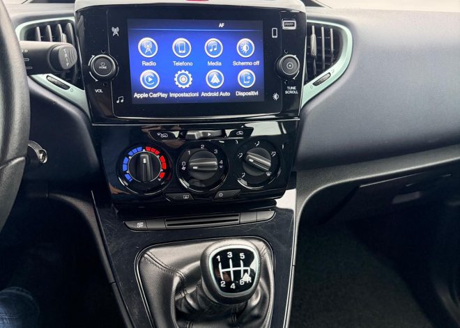 Lancia Ypsilon Gold Hybrid 2023