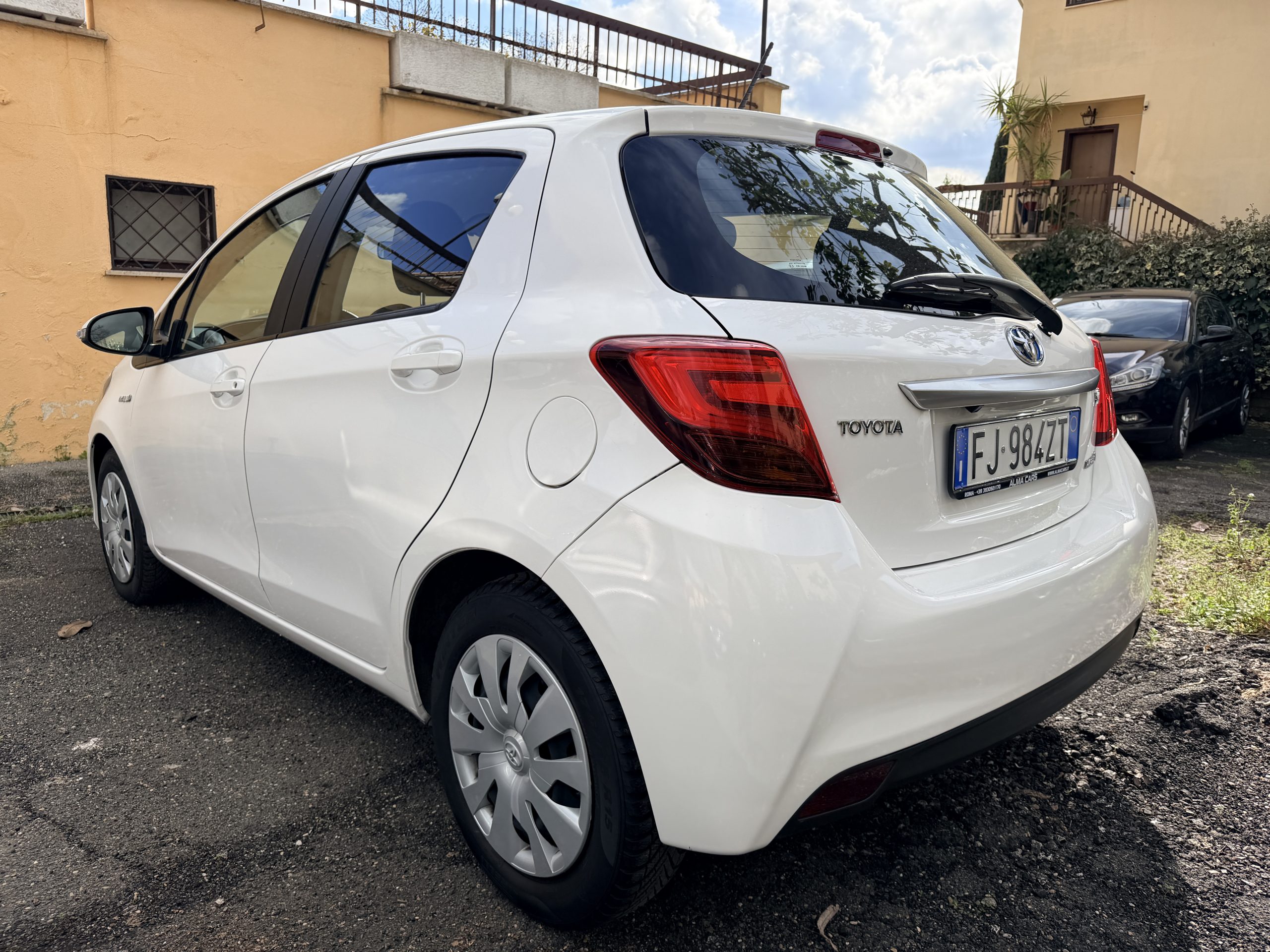 Toyota Yaris Ibrida automatica Iva esposta