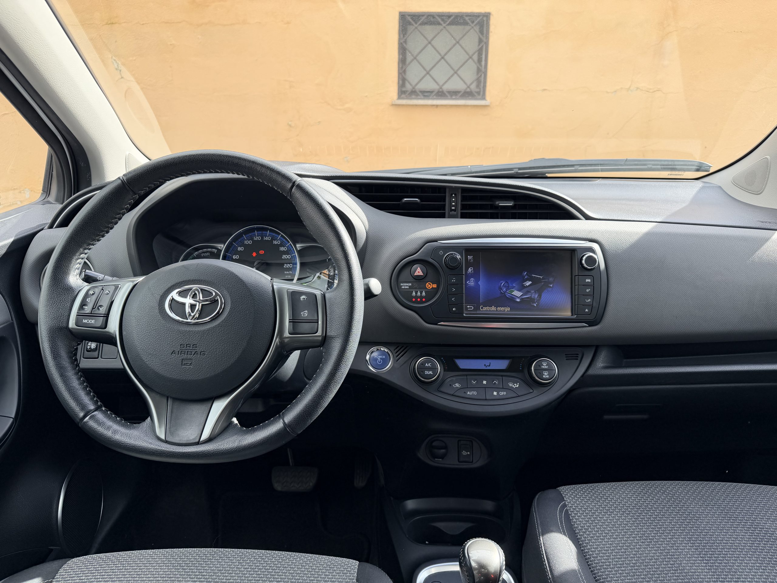 Toyota Yaris Ibrida automatica Iva esposta