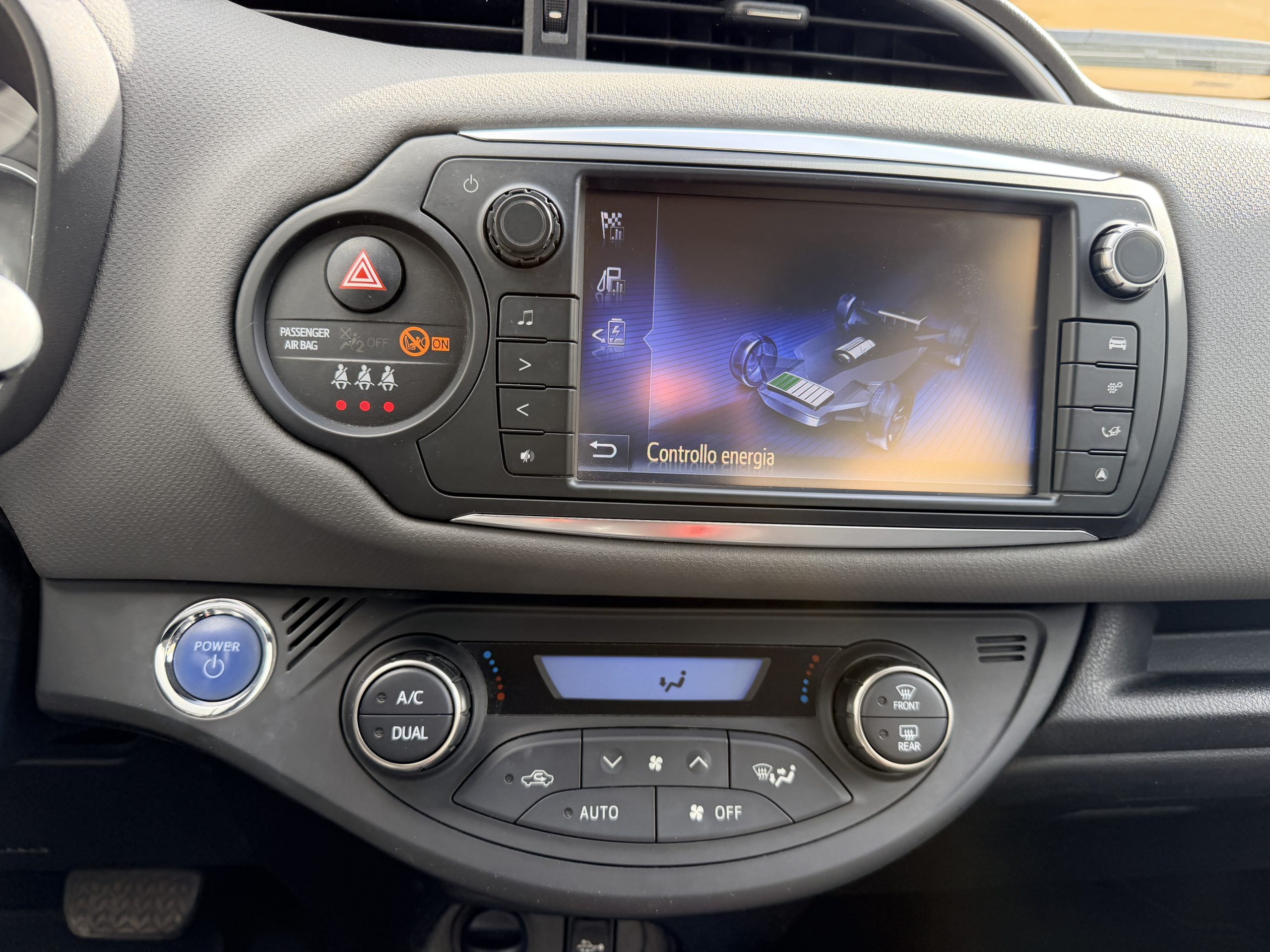 Toyota Yaris Ibrida automatica Iva esposta