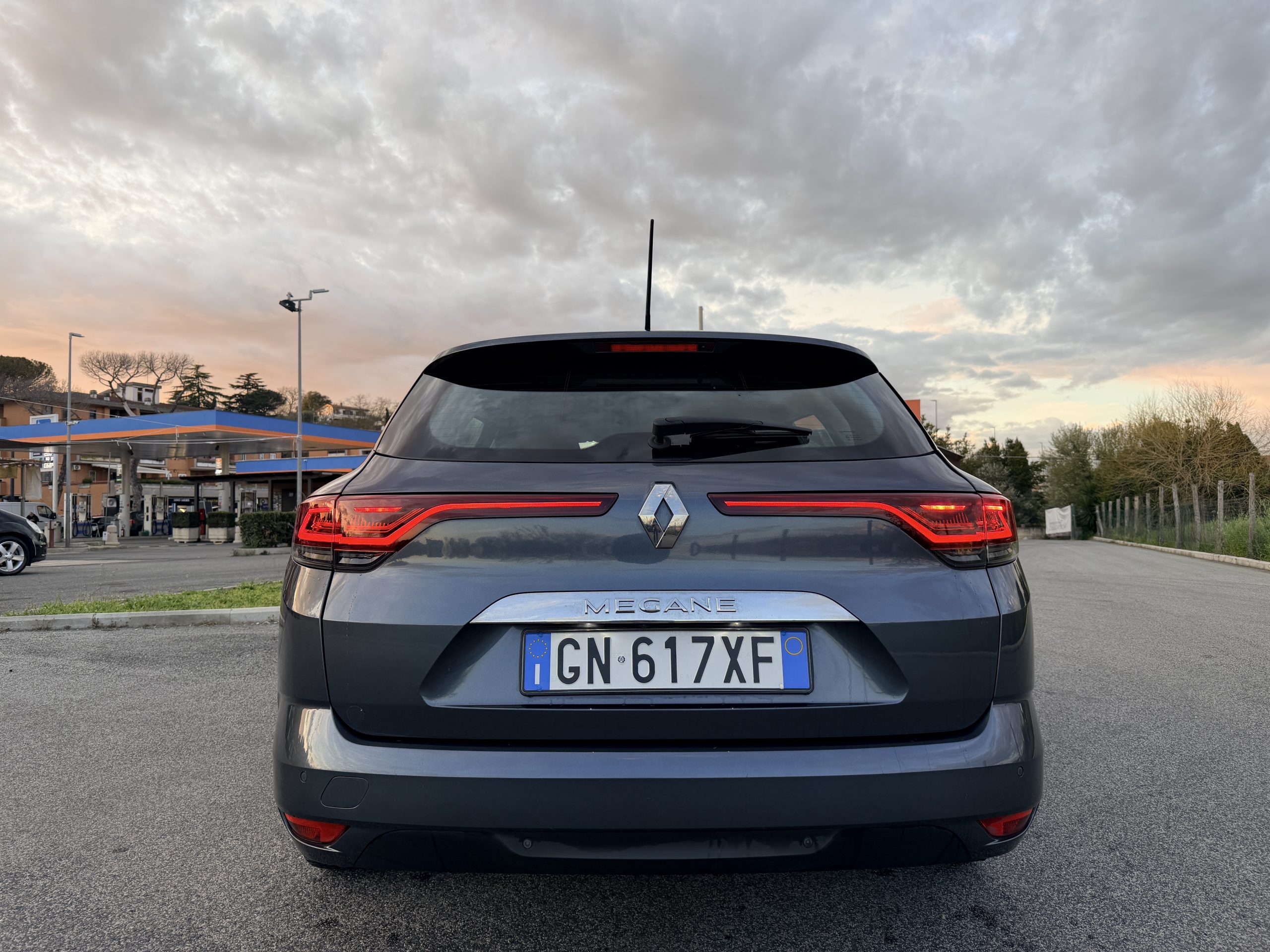 2023 Renault Megane Station Automatica 1.5 DCI Blue Equilibre