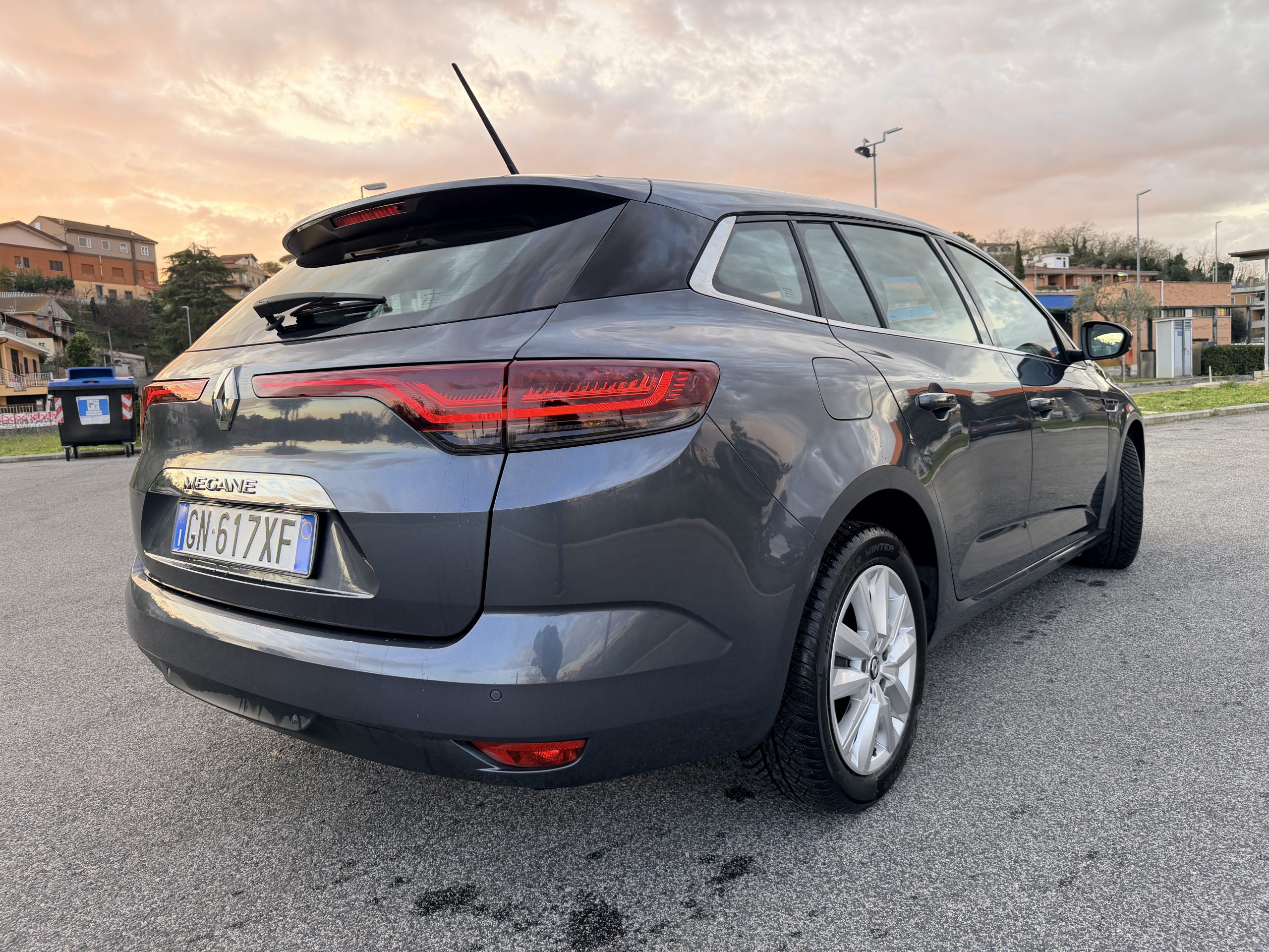 2023 Renault Megane Station Automatica 1.5 DCI Blue Equilibre
