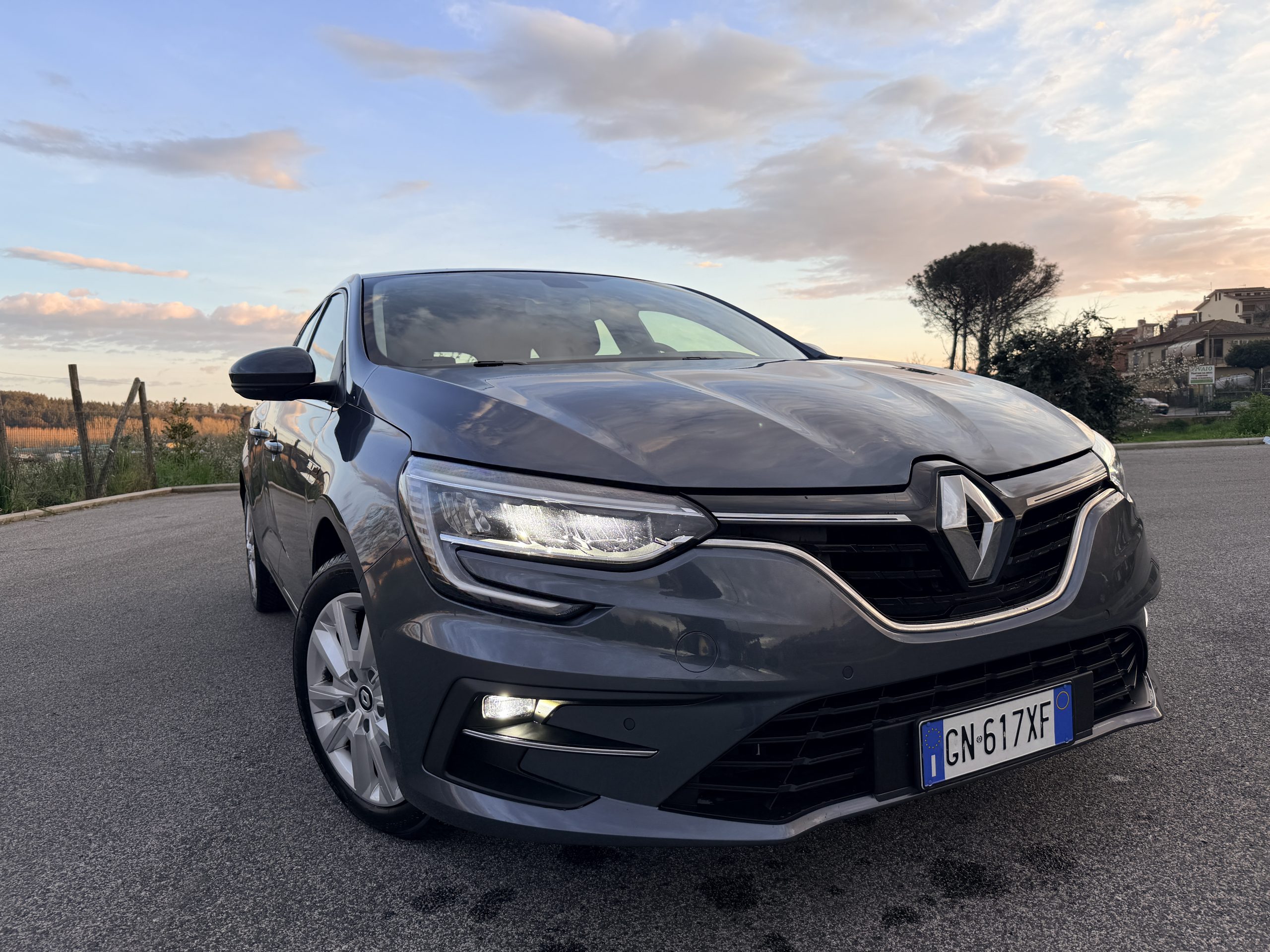 2023 Renault Megane Station Automatica 1.5 DCI Blue Equilibre