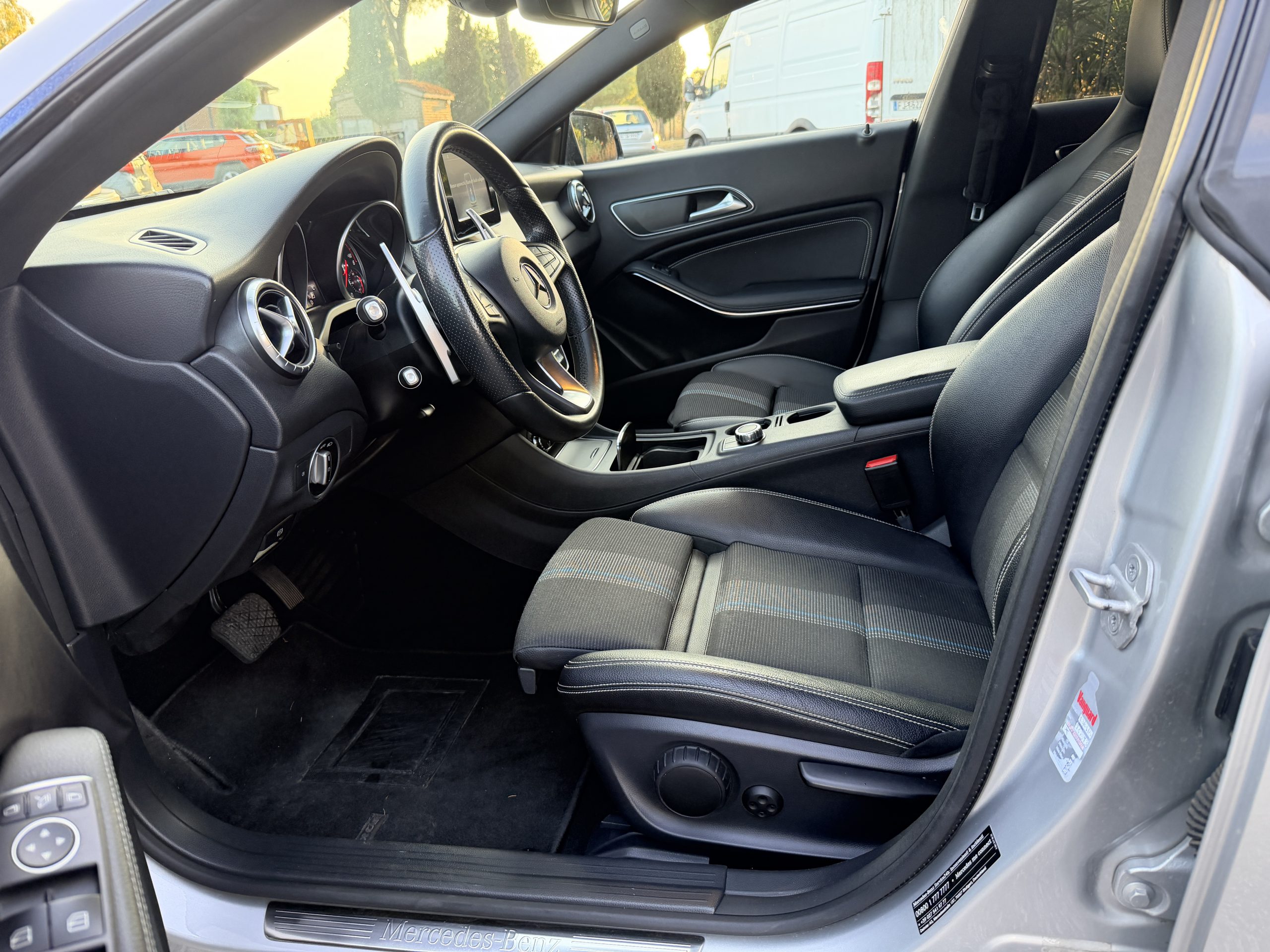 Mercedes CLA 200d Premium automatica