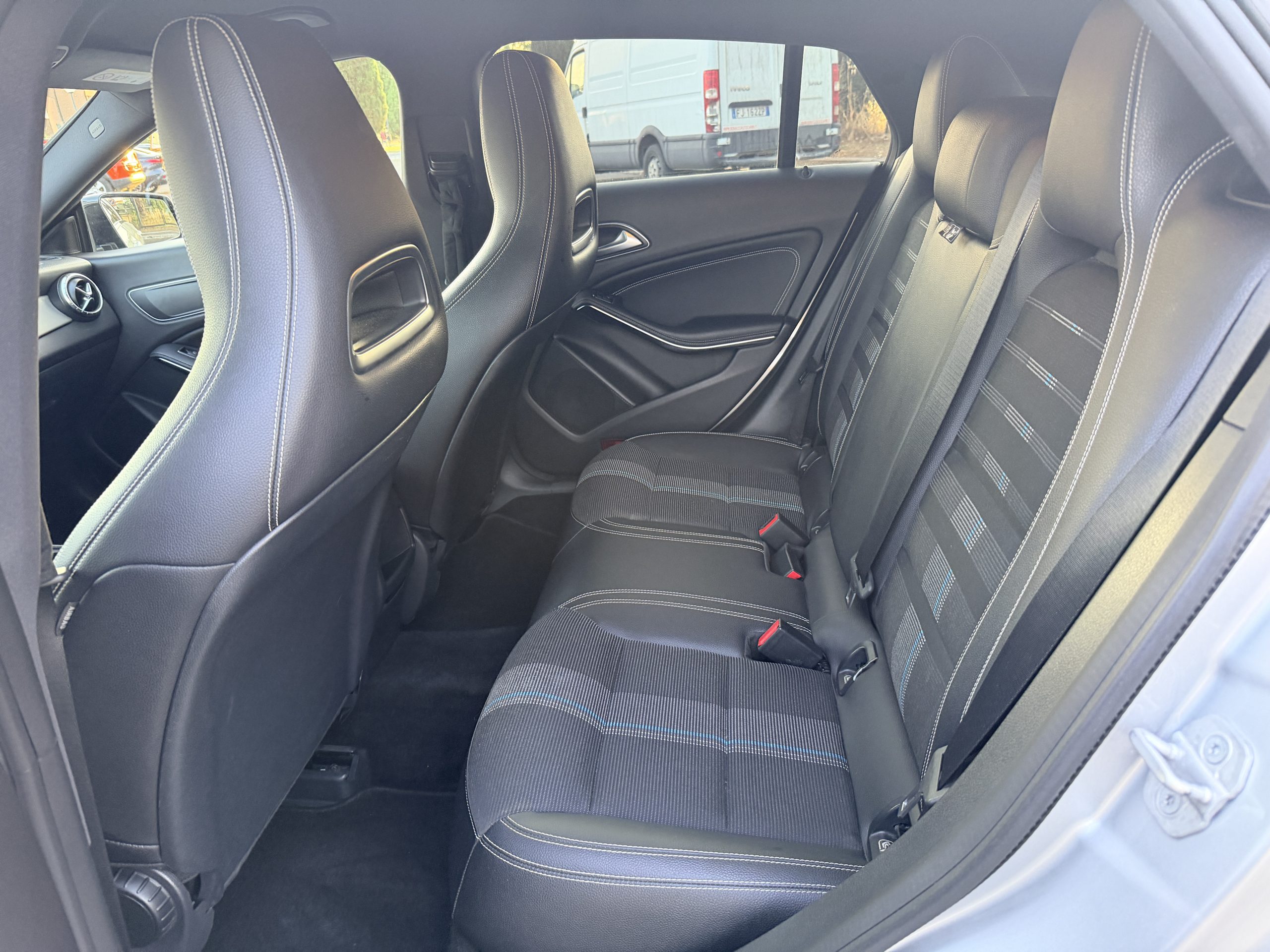 Mercedes CLA 200d Premium automatica