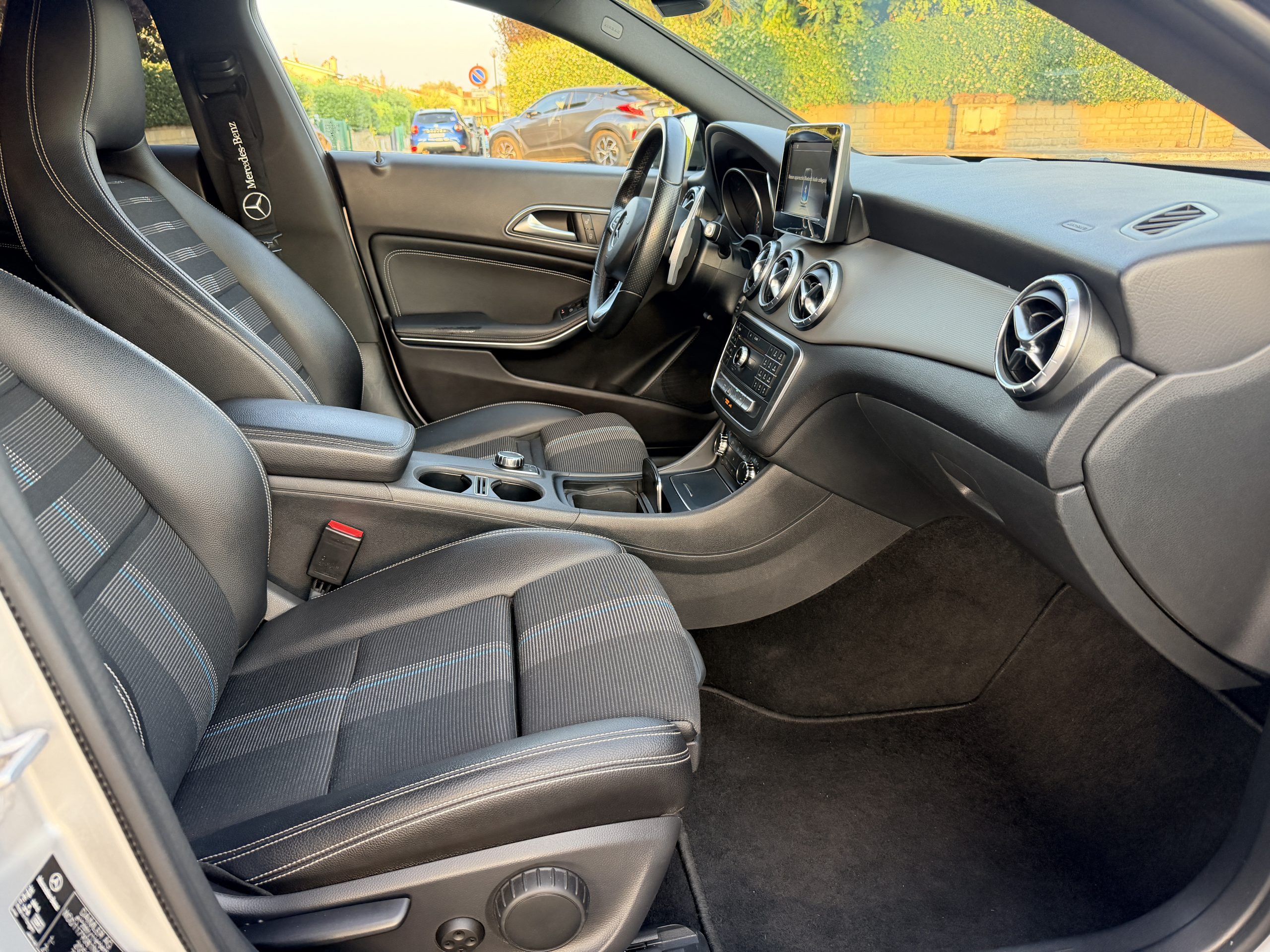 Mercedes CLA 200d Premium automatica