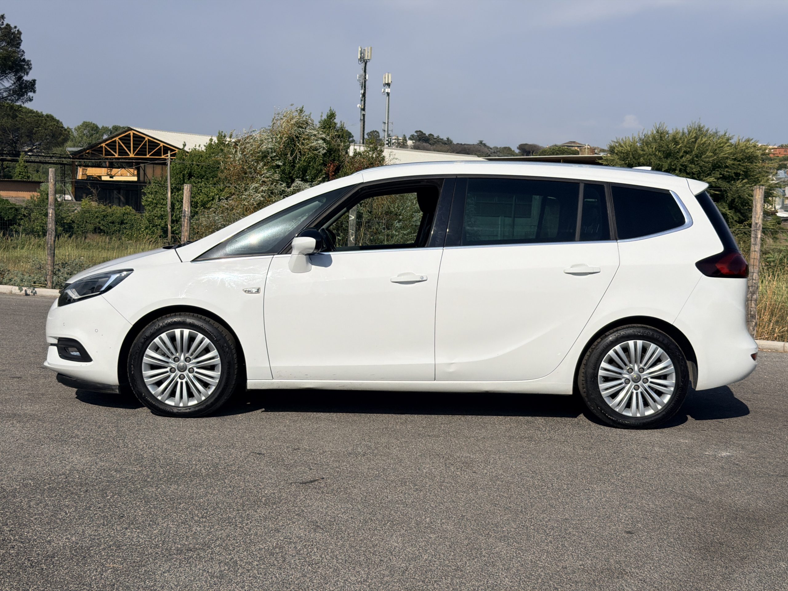 2017 Opel Meriva 7 posti Automatica