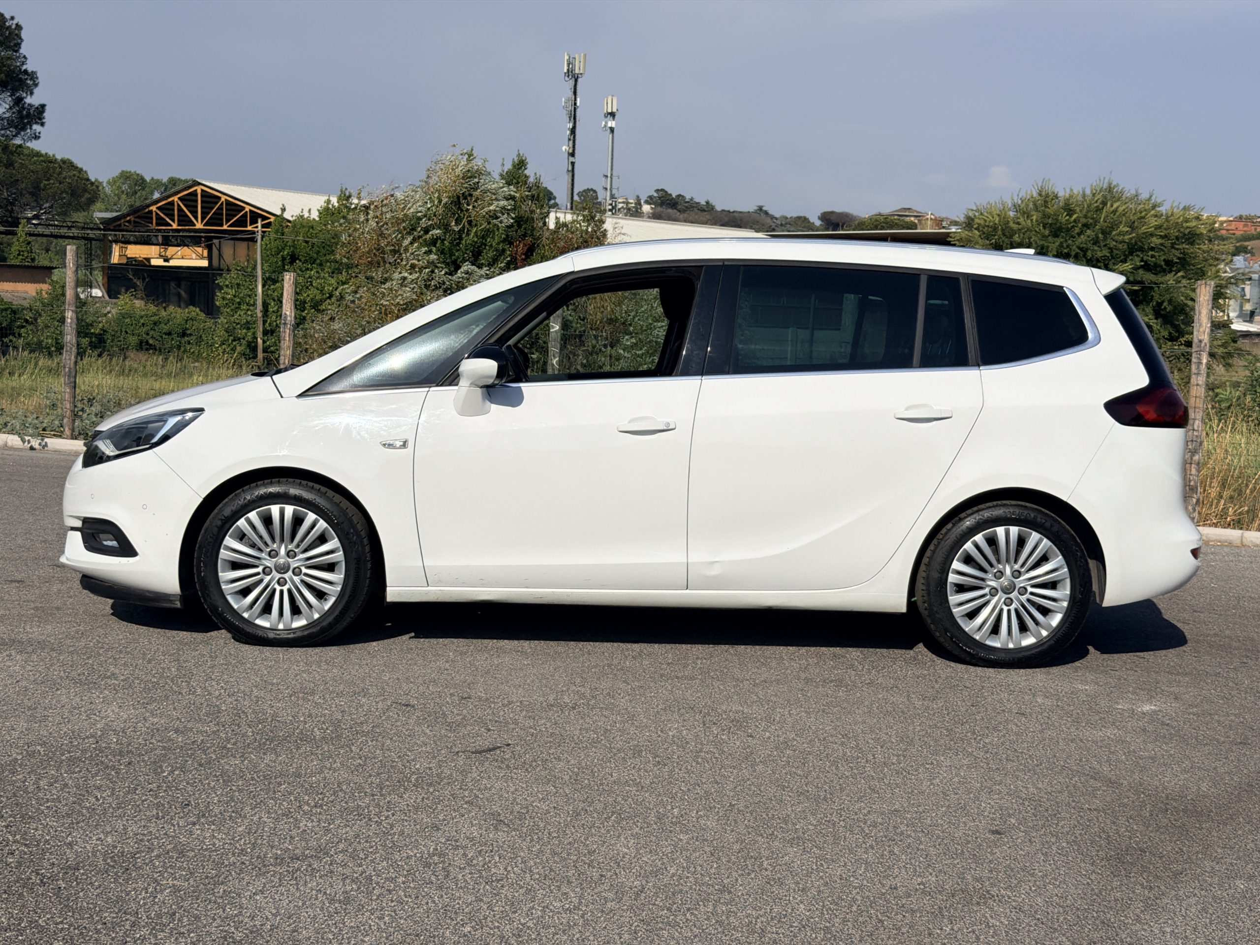 2017 Opel Meriva 7 posti Automatica
